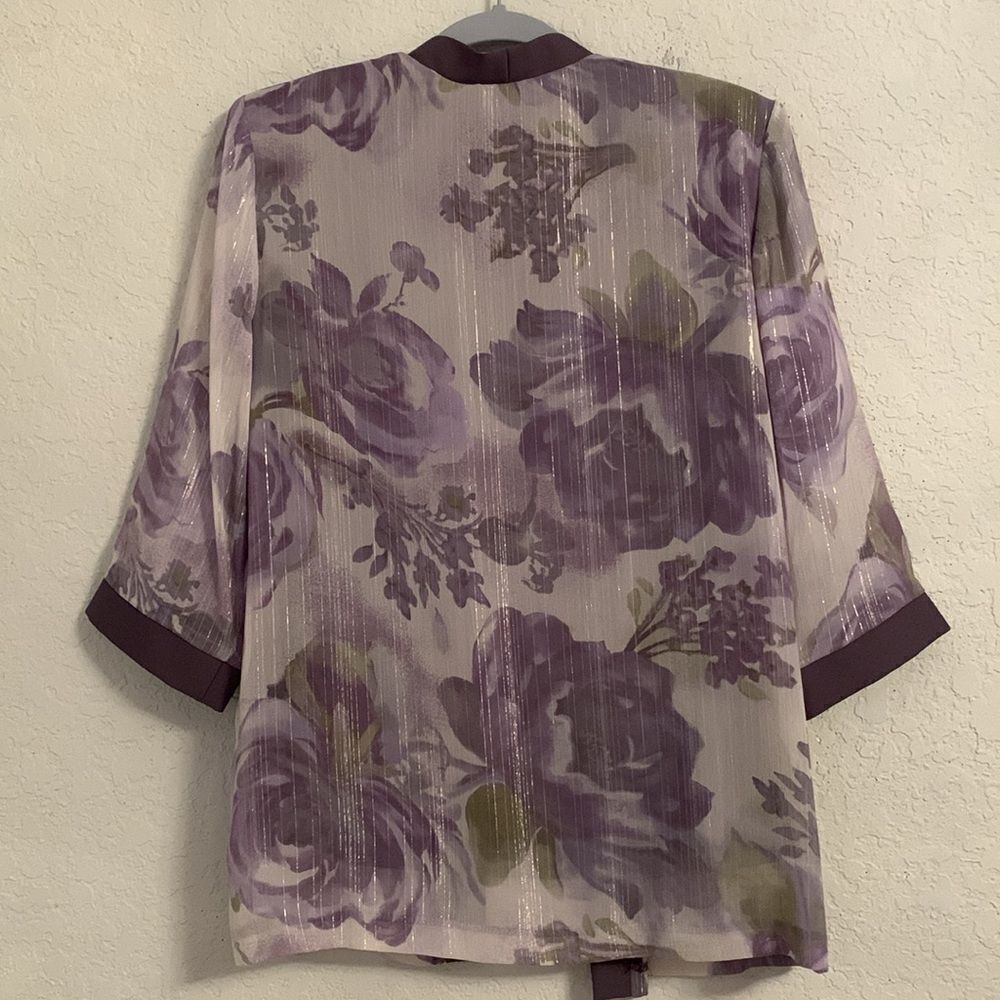 R & M Richard’s Elegant Purple Shimmer Floral Blazer Blouse Lightweight Size 12P - Picture 2 of 9